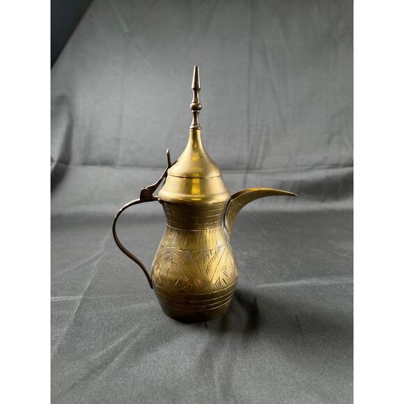 8" ANTIQUE ISLAMIC ORIENTAL BRASS BRONZE JUG PITCHER IBRIK TEAPOT MIDDLE EAST - Picture 3 of 12